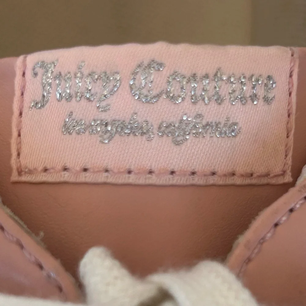 Juicy Couture‎ Pink Blingy Chunky Sole Sneaker with Logo Charm Size 9